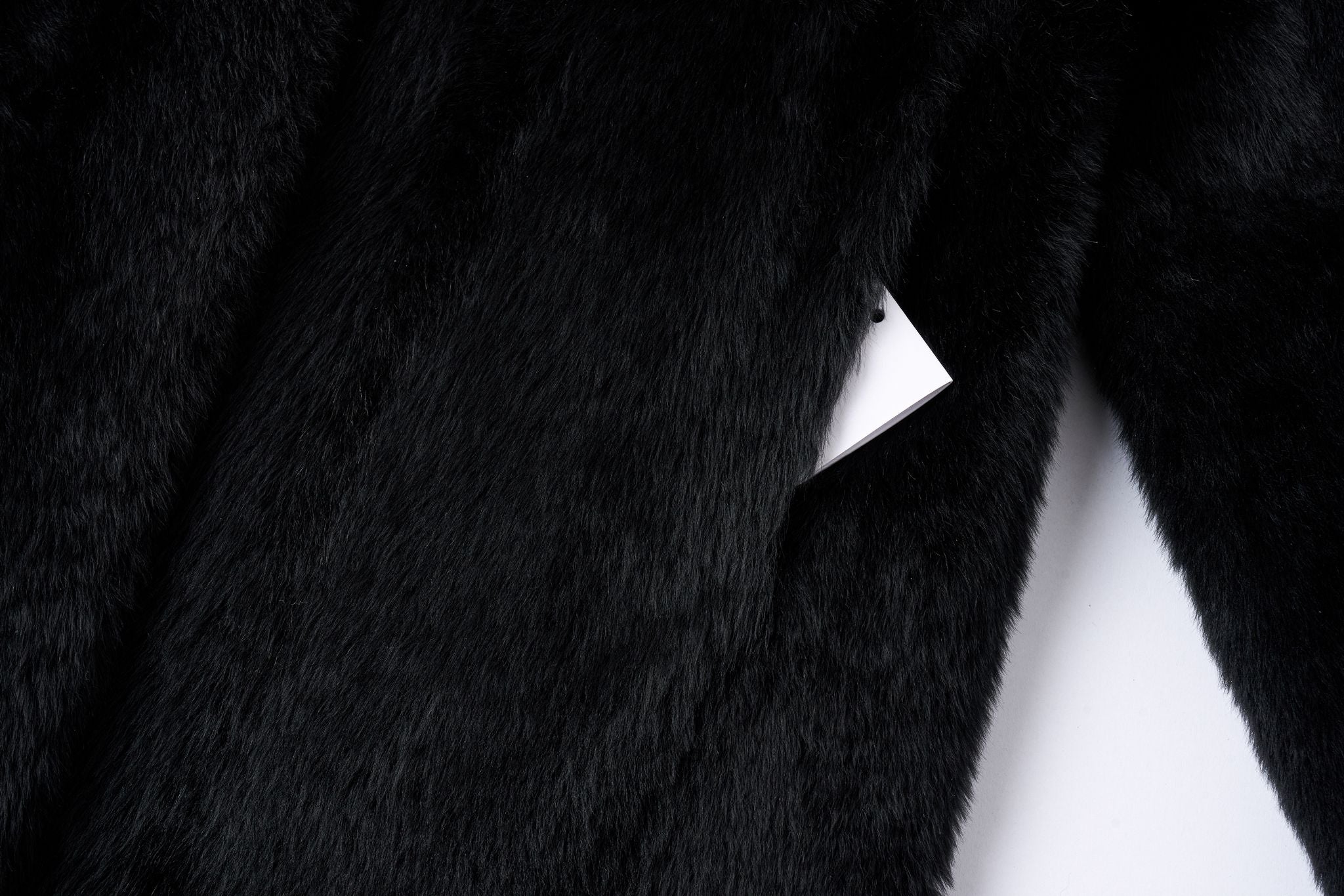 Chic Winter Luxury: Discover Our Tailored Sheepskin Shearling Coats