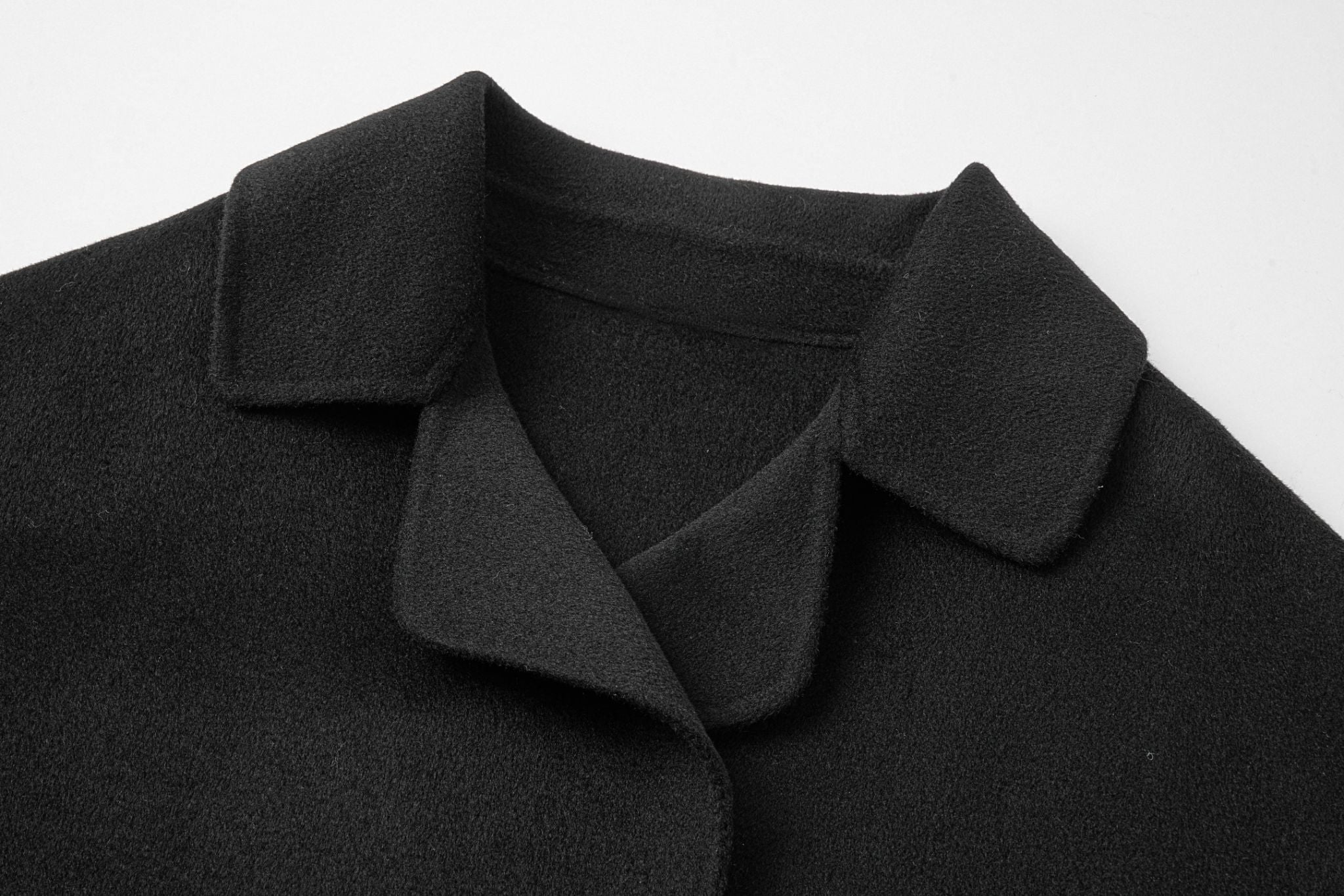 Wrapped in Luxury: Cashmere Coats for Every Occasion