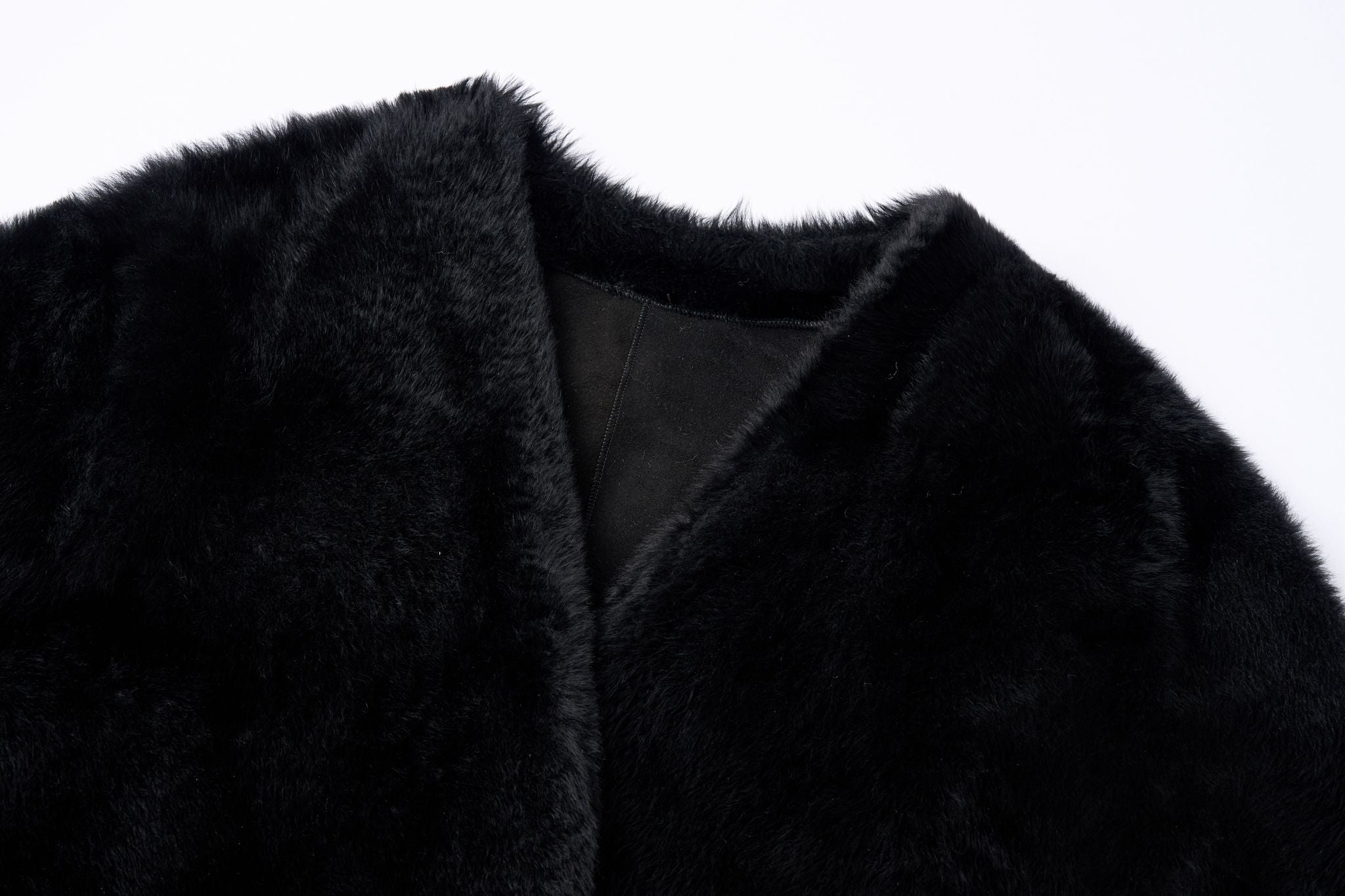 Chic Winter Luxury: Discover Our Tailored Sheepskin Shearling Coats