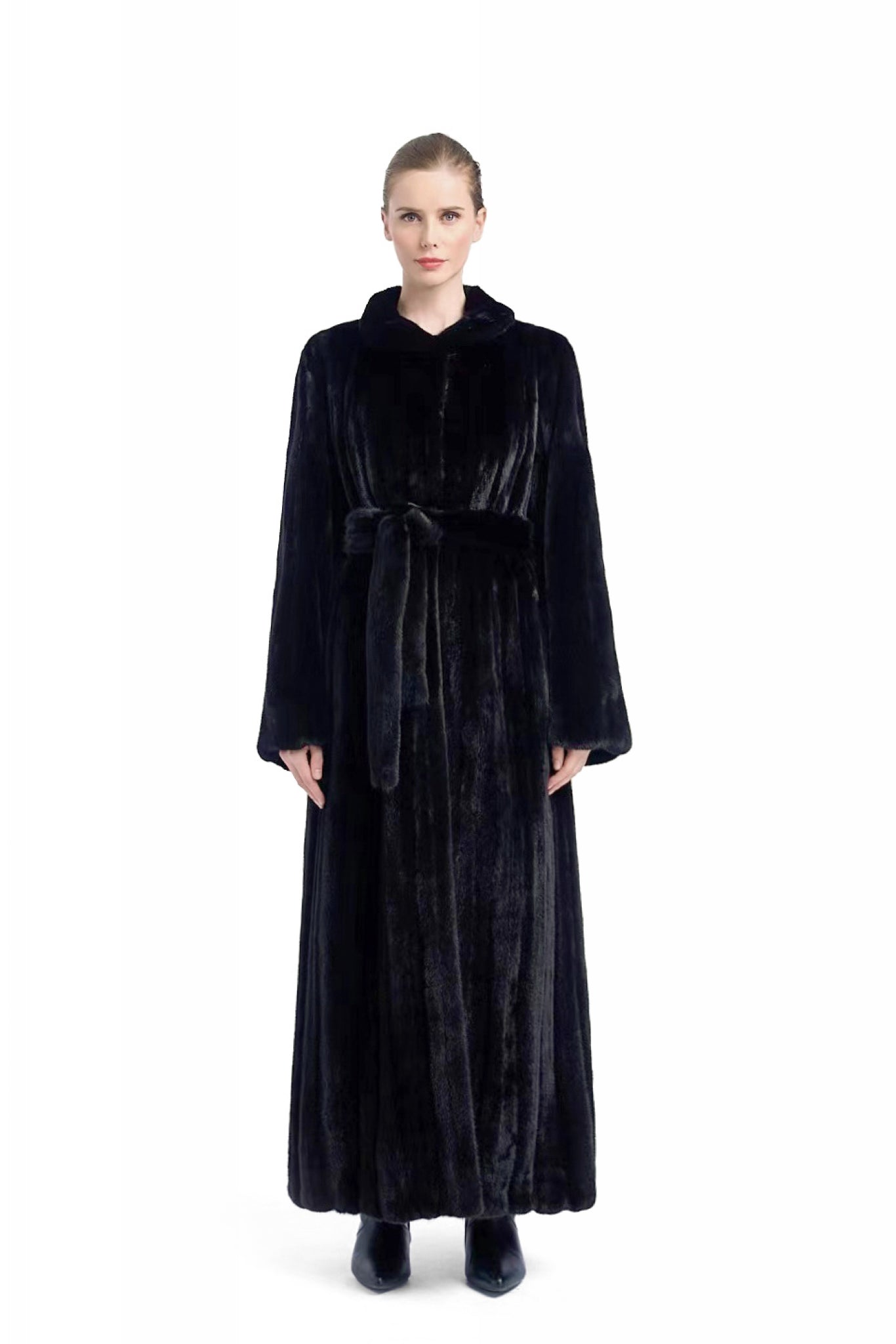 Stylish Long Mink Fur Coat with Soft Material Ideal for Women's Winter Outfits