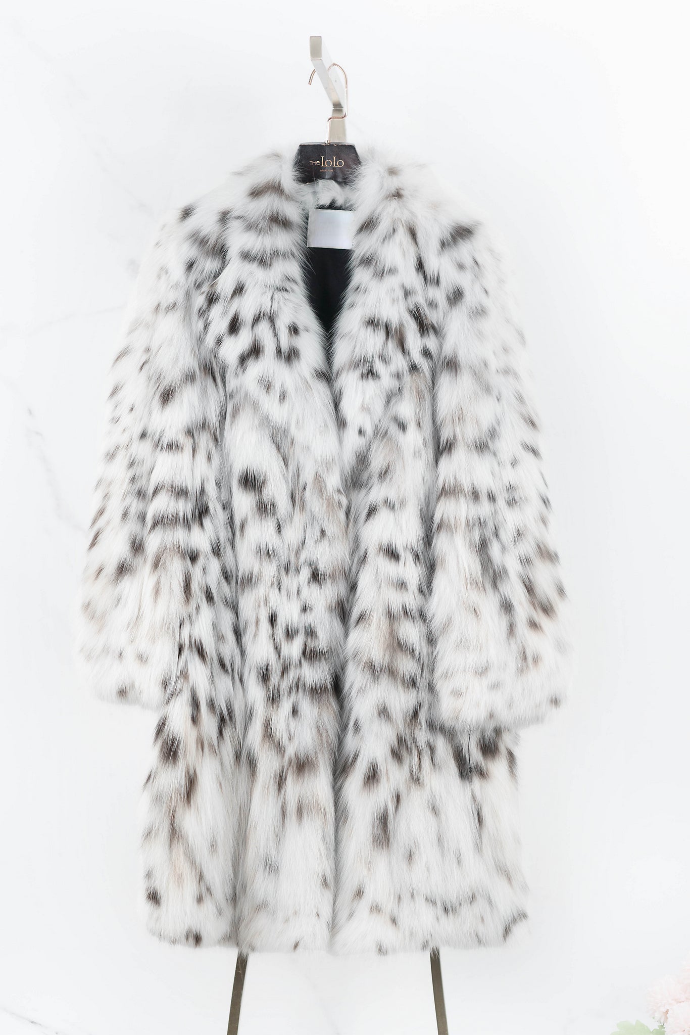 Pure White Luxuriously Lynx Fur Coat For Woman